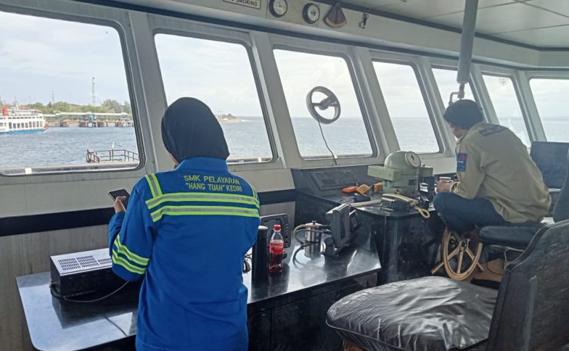 Sekolah di Kapal Laut: Belajar Sambil Menjelajahi Samudra